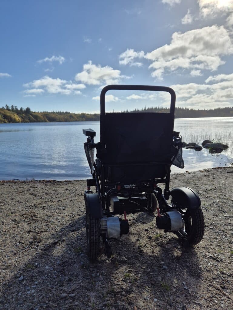 El kørestol med udsigt over Store Økssø